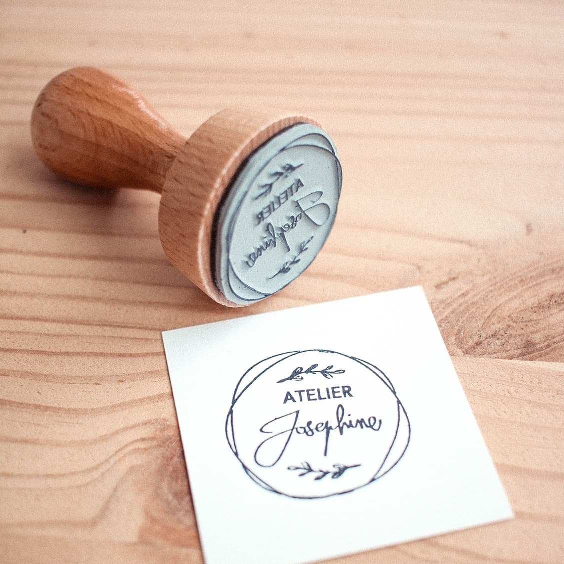 Anoi Relative reform Tampon encreur personnalisé logo rond en bois : 40 mm